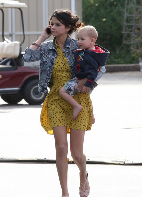 Selena Gomez pic #449103
