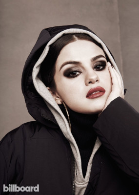 Selena Gomez pic #985255