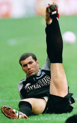photo 4 in Zinedine Zidane gallery [id560985] 2012-12-12 00:00:00